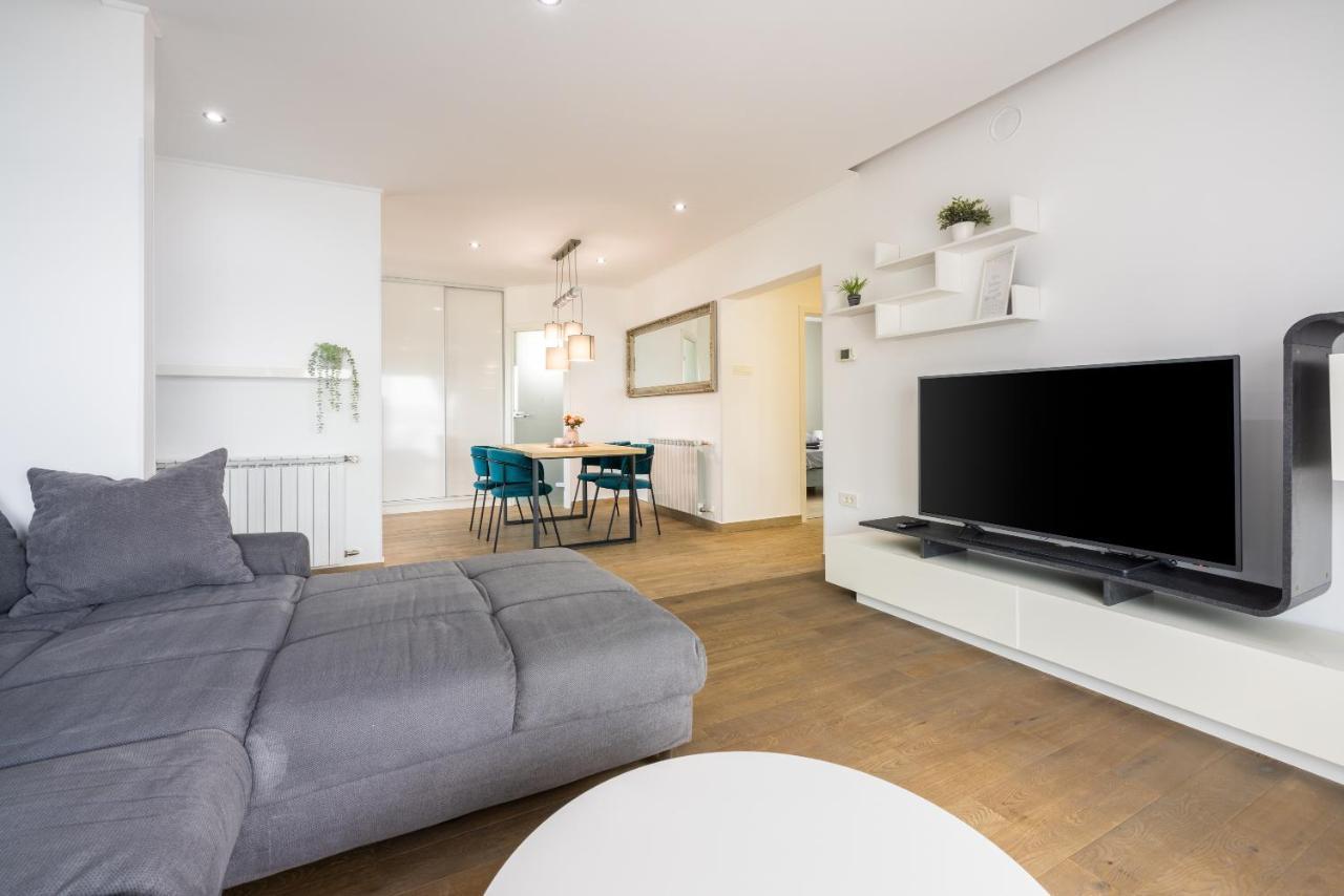 Apartments Luna ドラマリ エクステリア 写真