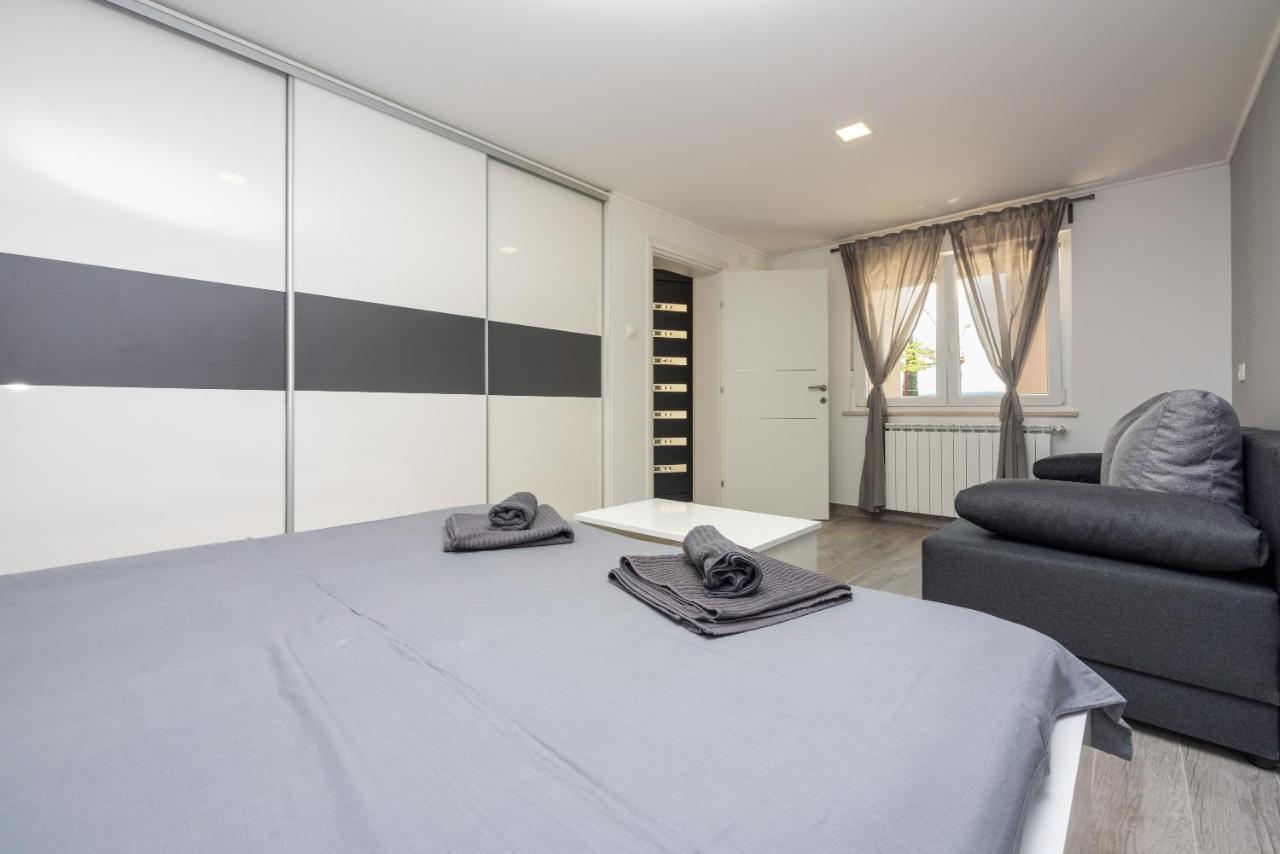 Apartments Luna ドラマリ エクステリア 写真